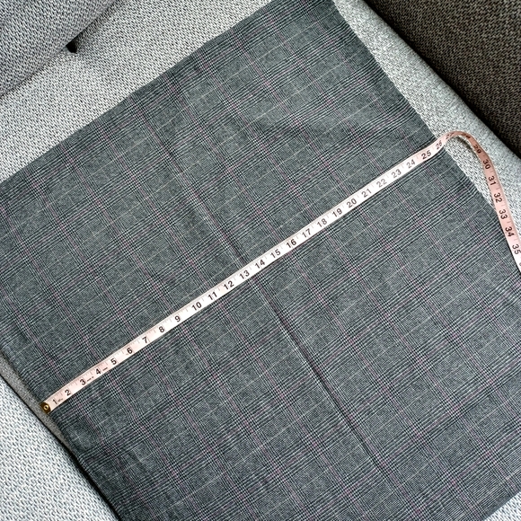 Grey and pink circle scarf with leather detail - Picture 7 of 7